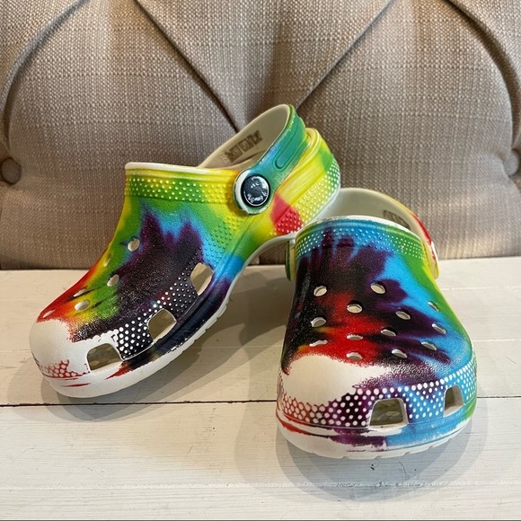CROCS Other - KIDS' CLASSIC TIE-DYE GRAPHIC CLOG Sz C11